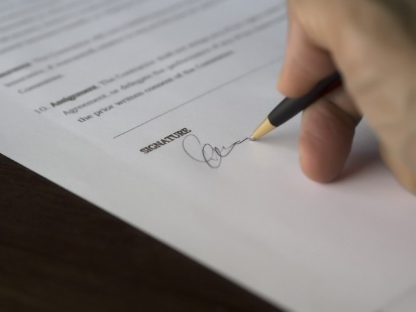 business-signature-contract-document-deal-1